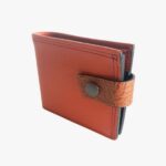 portefeuille en cuir camel rouille et beige. Fabrication artisanal Maela Créations. Marquinerie fait main en Bretagne