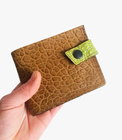 vente en ligne de portefeuille en cuir vert. Artisanat fabriqué en france à audierne en bretagne, boutique de createurs