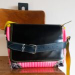 Maroquinerie créative et artisanale, sac moyen en cuir, besace bandoulière, sac coloré cuir maela créations