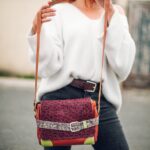 Maroquinerie créative et artisanale, sac moyen en cuir, besace bandoulière, sac coloré cuir maela créations