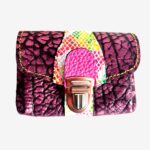 Porte monnaie cuir "Pop" porte monnaie en cuir violet, fleurs multicolores et rose fuchsia. Pièces unique et artisanale, maela créations.
