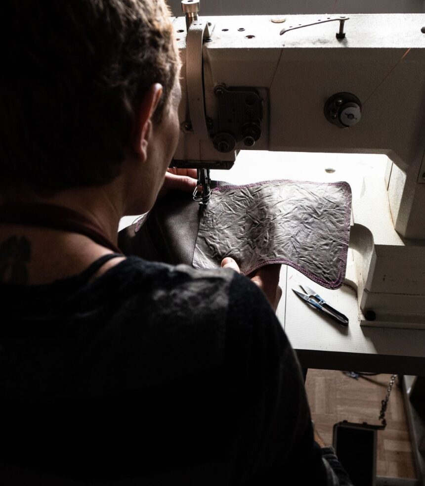 Grand sac ?� main artisanal cuir MINI M'ARTY NOIR, BEIGE ET FAUVE - Maela Cr?�ations