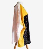 T-shirt large jaune, noir à imprimé danseuses et beige, tunique large, vêtement de créateur. mode artisanale Pièces unique et artisanale, maela créations, Audierne, Finistère, Bretagne.