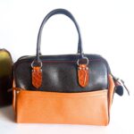 grand sac à main en cuir, fabrication française artisanal. Pièce unique et original pour des femmes de caractère qui affirment leur différence. Maela créations, maroquinerie artisanale à Audierne en bretagne.