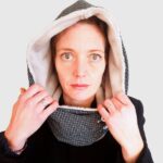 Accessoire de mode : la cagoule originale. La "Capuche" MAELA CRÉATIONS. unique, pratique et élégante. Créatrice de mode textile à Audierne (29).