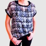 T-shirt en soie pour femme. Fabrication artisanal en tissus haute couture upcyclé. Haut femme original. Classique incontournable. top en soie coloré "Nina"