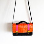 Sac cartable à bandoulière pour femme. "Odette", sacoche cuir, satchel bag, cartable bandoulière pour femme. Sac en cuir fait main. Maela créatrions, créatrice de maroquinerie artisanale à Audierne, Finistère, Bretagne.