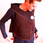 Gilet court sans manches, fabrication artisanale à Audierne. Gilet sans manches élégant et original en laine, création fait main.