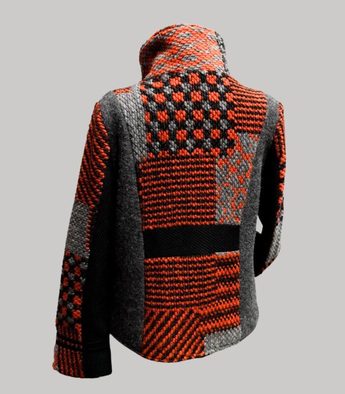 veste colorée en laine, modèle Adèle Gris, Orange et Noir. Fabrication artisanale à Audierne, Finistère Bretagne.