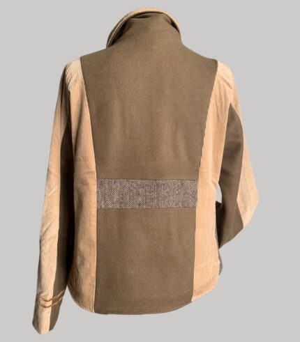 veste colorée en laine, modèle Adèle Taupe et Beige. Fabrication artisanale à Audierne, Finistère Bretagne.