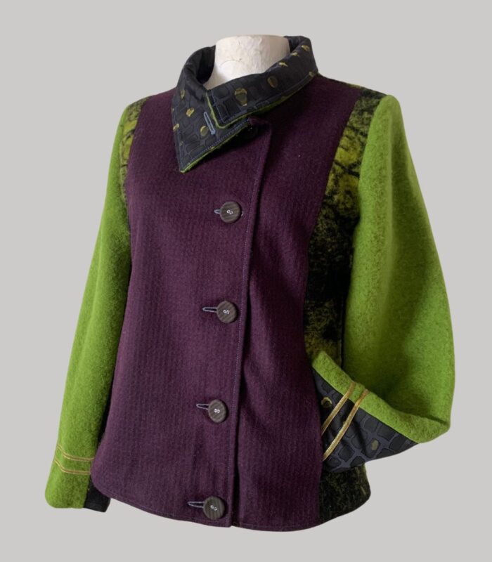 veste colorée en laine, modèle Adèle vert anis et violet. Fabrication artisanale à Audierne, Finistère Bretagne.