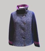 veste colorée en laine, modèle Adèle Bleu Marine et Violet. Fabrication artisanale à Audierne, Finistère Bretagne.