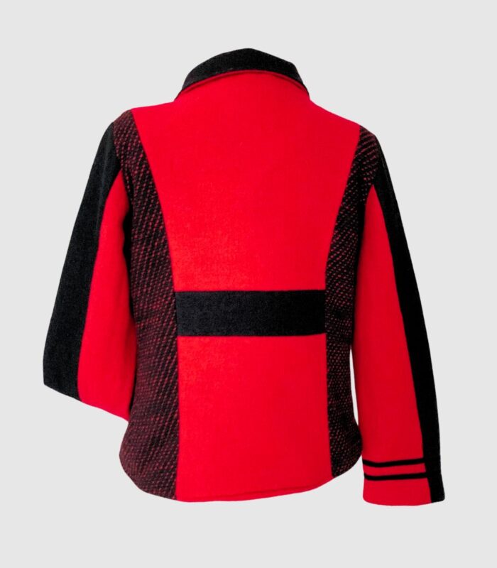 veste en laine, modèle Adèle, rouge et noire. Fabrication artisanale à Audierne, Finistère Bretagne.