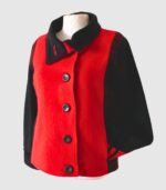 veste en laine, modèle Adèle, rouge et noire. Fabrication artisanale à Audierne, Finistère Bretagne.