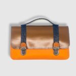 Sac bandoulière artisanal, cartable bandoulière. Sac bandoulière artisanal, cartable bandoulière. Sac "odette" sac orange, marron et noir.