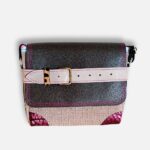 Petit sac à bandoulière, sac artisanal modèle ito en cuir gris, violet et léopard de Maela créations, créatrice de mode et maroquinerie à Audierne(29)