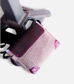 Petit sac à bandoulière, sac artisanal modèle ito en cuir gris, violet et léopard de Maela créations, créatrice de mode et maroquinerie à Audierne(29)