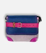 Petit sac à bandoulière, sac artisanal modèle ito en cuir bleu, rose fuchsia et lilas de Maela créations, créatrice de mode et maroquinerie à Audierne(29)