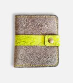 Porte-cartes en cuir gris et vert, porte- carte original, porte-carte compact, porte carte artisanal, maroquinerie fait main à Audierne (29)