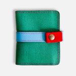 Porte-cartes en cuir vert, bleu et rouge, porte-carte original, porte-carte compact, porte carte artisanal, maroquinerie fait main à Audierne (29)