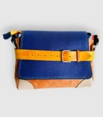Sac besace moyen en cuir artisanal, sac moyen cuir, sac moyen cuir bleu, jaune et beige, sac en cuir coloré et original, pièce unique cuir créatrice de maroquinerie fait main à Audierne (29)