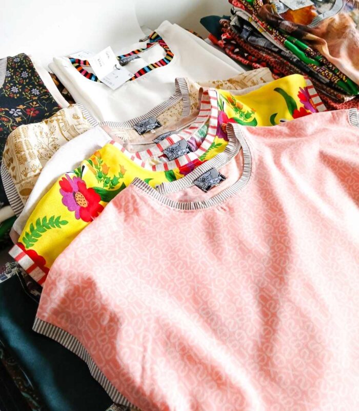 T-shirt artisanal pour femme "Nina", haut coupe classique et élégante fabriqué en France à Audierne (29)