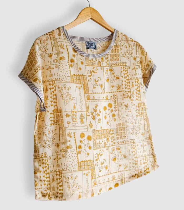 T-shirt artisanal pour femme "Nina", haut coupe classique et élégante fabriqué en France à Audierne (29)