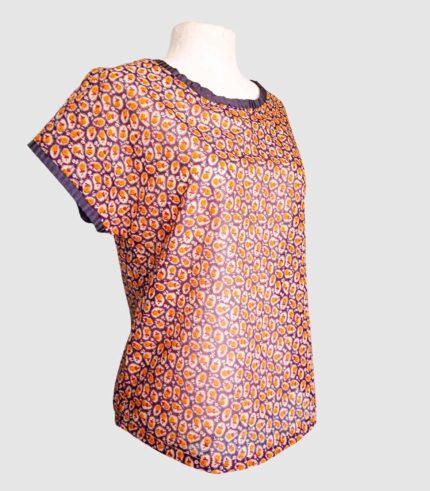 T-shirt artisanal pour femme "Nina", haut coupe classique et élégante fabriqué en France à Audierne (29)