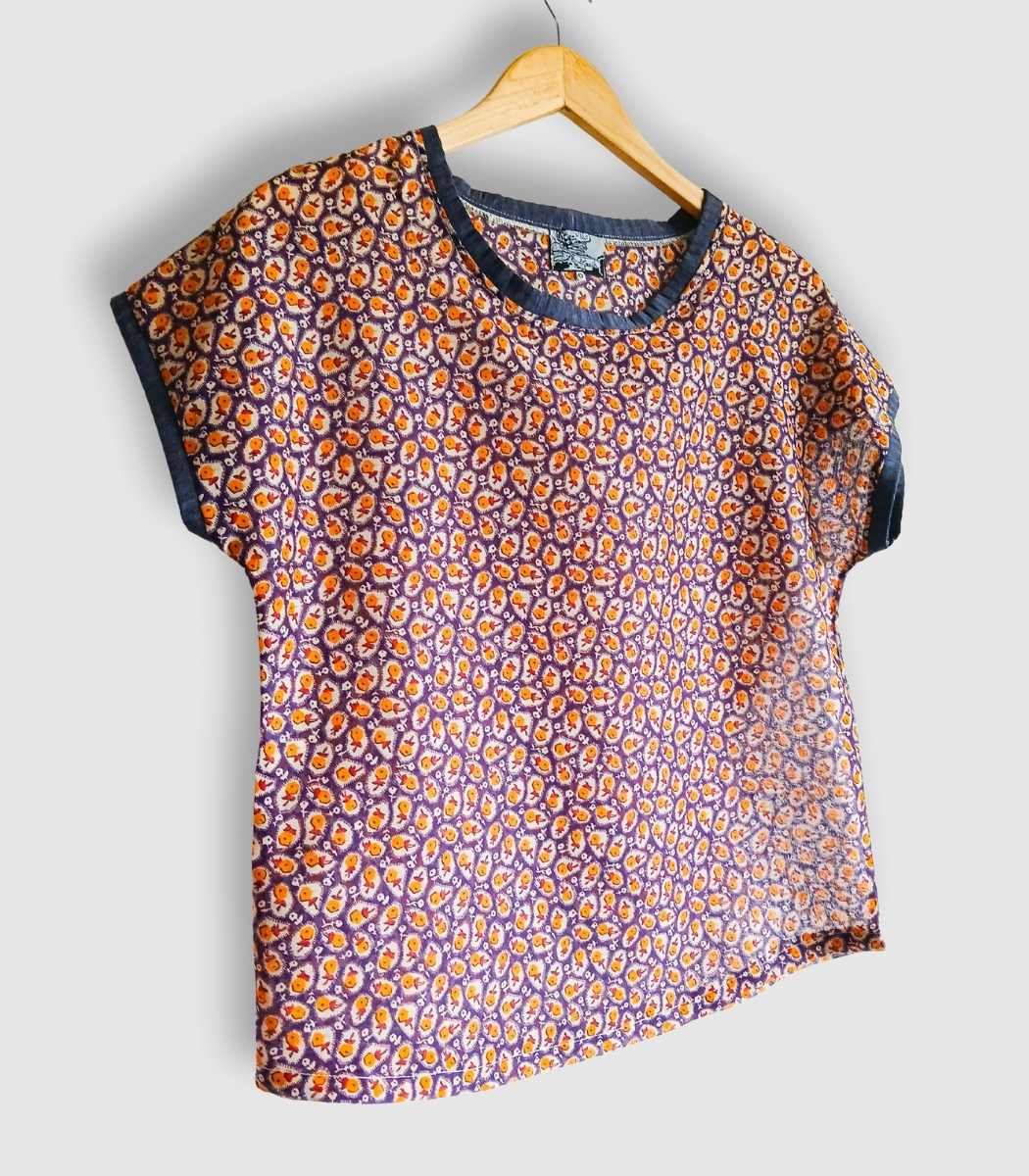T-shirt artisanal pour femme "Nina", haut coupe classique et élégante fabriqué en France à Audierne (29)