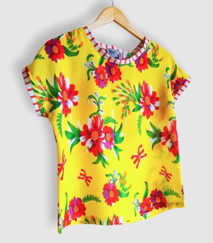 T-shirt artisanal pour femme "Nina", haut coupe classique et élégante fabriqué en France à Audierne (29)