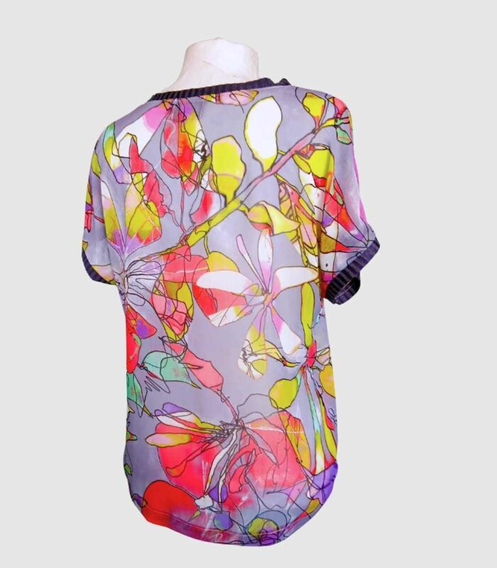 T-shirt artisanal pour femme "Nina", haut coupe classique et élégante fabriqué en France à Audierne (29)