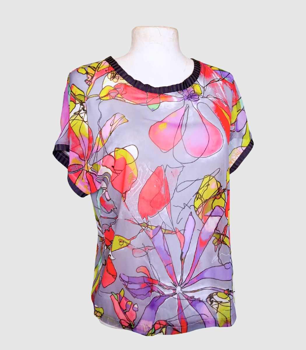 T-shirt artisanal pour femme "Nina", haut coupe classique et élégante fabriqué en France à Audierne (29)