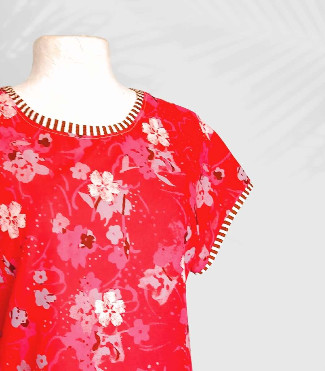 T-shirt artisanal pour femme "Nina", haut coupe classique et élégante fabriqué en France à Audierne (29)