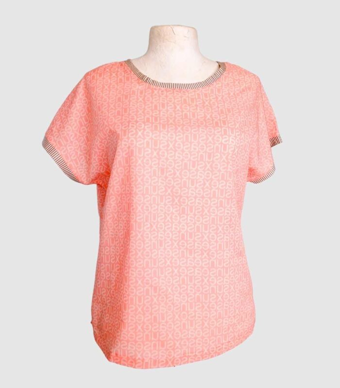 T-shirt artisanal pour femme "Nina", haut coupe classique et élégante fabriqué en France à Audierne (29)