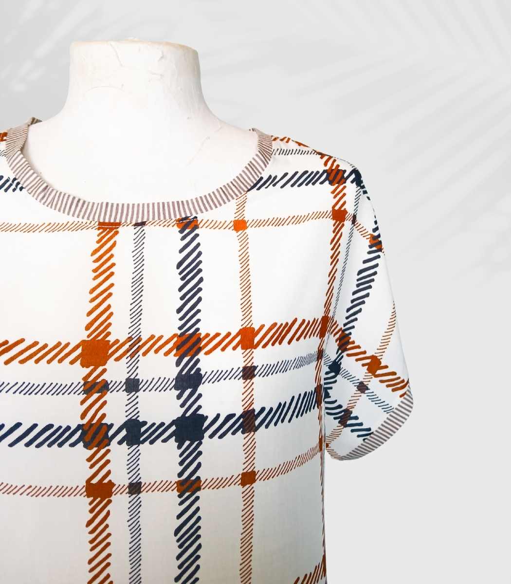 T-shirt artisanal pour femme "Nina", haut coupe classique et élégante fabriqué en France à Audierne (29)