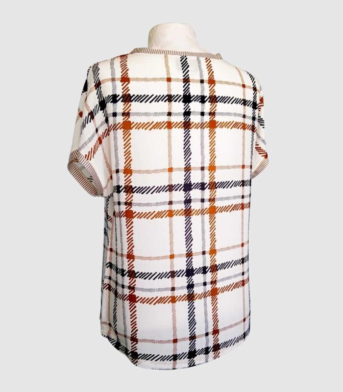 T-shirt artisanal pour femme "Nina", haut coupe classique et élégante fabriqué en France à Audierne (29)