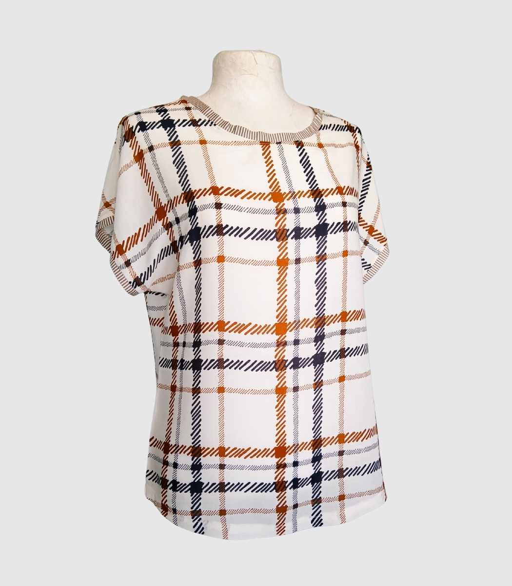 T-shirt artisanal pour femme "Nina", haut coupe classique et élégante fabriqué en France à Audierne (29)