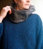 Capuche amovible, création artisanale à l'atelier Maela créations à Audierne, Finistere. Accessoire femme original; Accessoire hiver, capuche fourré, fausse fourre rouge