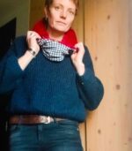 Capuche amovible, création artisanale à l'atelier Maela créations à Audierne, Finistere. Accessoire femme original; Accessoire hiver, capuche fourré, fausse fourre rouge