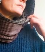 Capuche amovible, création artisanale à l'atelier Maela créations à Audierne, Finistere. Accessoire femme original; Accessoire hiver, capuche fourré, fausse fourre rouge