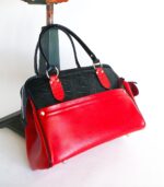 Grand sac en cuir rouge et noir. Sac artisanal en cuir. Maroquinerie colorée et originale, artisanat d'art, pièce unique fabriquée main à Audierne en Bretagne.